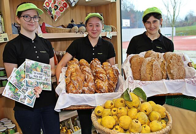 Besucher können das Entstehen gesunder Produkte hautnah mitterleben.  | Foto: Hörmandinger