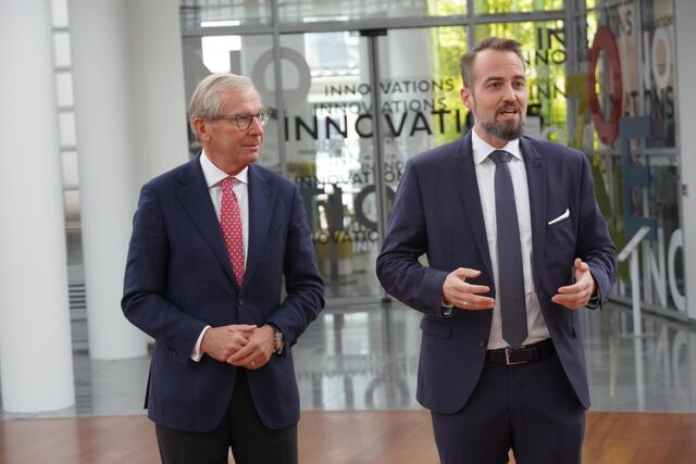 Landeshauptmann Wilfried Haslauer mit dem künftigen Vorstandssprecher, Michael Baminger.  | Foto: Julia Hettegger