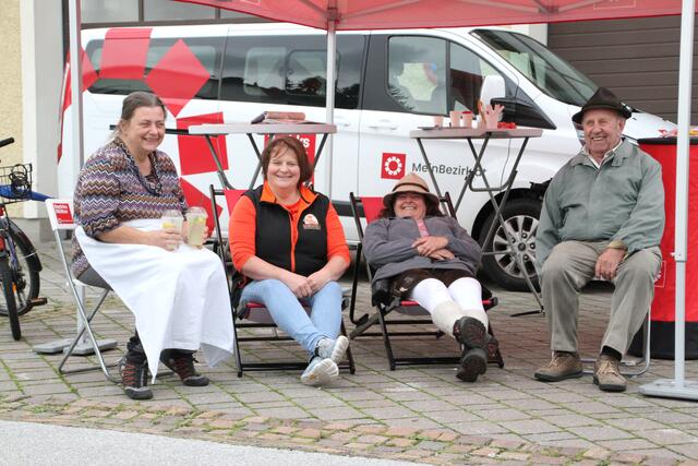Die vielen Besucherinnen und Besucher hatten sichtlich Spaß beim Straßwalchentag der BezirksBlätter Flachgau. | Foto: Wolfgang Schweighofer