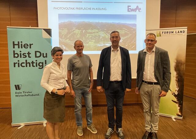 Wirtschaftsbund Bezirksobfrau Michaela Hysek-Unterweger, Obmann EWA Markus Lukasser, Geschäftsführer EWA Harald Stocker, Bezirksobmann Forum Land Klemens Kreuzer (v.l.) | Foto: WB Osttirol/Kirchmair