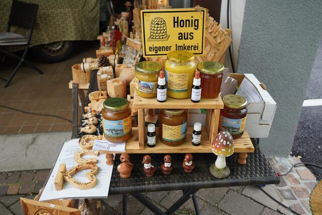 Honigprodukte werden ebenfalls am Grünmarkt in Straßwalchen angeboten. | Foto: Emanuel Hasenauer