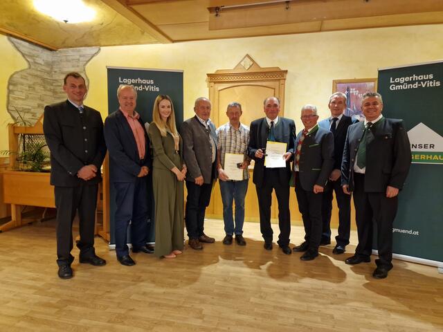 Aufsichtsratsvorsitzender Johann Kainz, Anton Hechtl, RWA-Bereichsleiterin Stephanie Reimann, Franz Troll, Franz Schneider, Ewald Fraberger, Obmann Hermann Lauter, Revisor Franz Wagner und Geschäftsführer Günter Zaiser (v.l.) | Foto: Lagerhaus Gmünd-Vitis