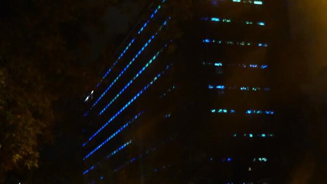 Die Außenfassade am Hauptsitz der Energie Steiermark wird mit der Begründung 
"...Es gehe in der jetzigen Situation aber darum, bewusst ein Zeichen für Sparsamkeit zu setzen...." 

nun nur mehr bis 22.00 Uhr beleuchtet.
Wieso muss man überhaupt eine Außenfassdade beluchten?