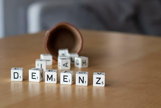 Im Rahmen des Welt-Alzheimertags tourt der Fonds Soziales Wien (FSW) mit einem "Demenzbus" fünf Tage durch Wien, um zu der neurodegenerativen Erkrankung aufzuklären und so zu dessen Entstigmatisierung  beizutragen. | Foto:  Astrid Schaffner / Unsplash