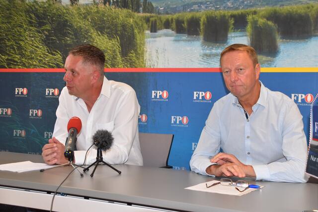 FPÖ-Chef Alexander Petschnig und FPÖ-Klubobmann Johann Tschürtz gehen optimistisch in die Gemeinderats- und Bürgermeisterwahlen. | Foto: Uchann