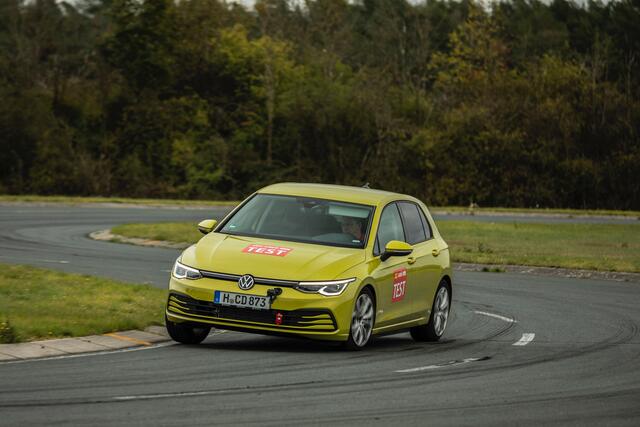 Ganzjahresreifen müssen grundlegend das schaffen, was Winter- und Sommerreifen leisten: Sicheres Fahren über verschneite, regennasse oder trockene Straßen.

 | Foto: ARBÖ
