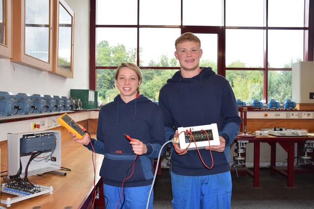 Lehrlinge Celine Schenk und Erik Poterek | Foto: Schrefl (alle)