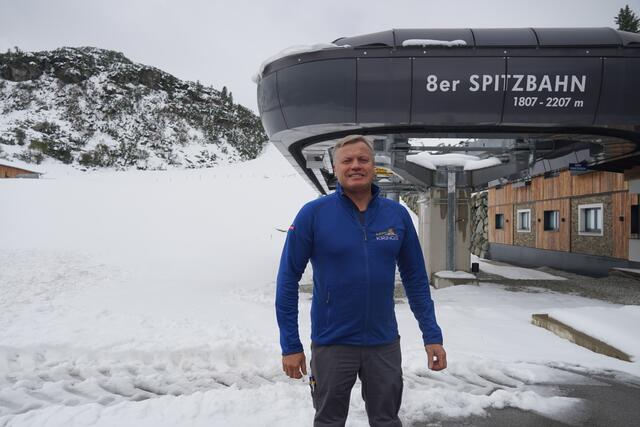 Der Betriebsleiter der Krings Bergbahnen, Robert Lasshofer, bildet die Lehrlinge zu Seilbahntechnikerinnen und Seilbahntechnikern aus. | Foto: Emanuel Hasenauer