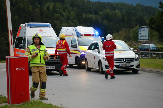 Als Gesamt-Einsatzleiter gefordert bei der Abschnittsübung: Martin Gstrein, Kommandant der Freiwilligen Feuerwehr und Bürgermeister der Gastgeber-Gemeinde | Foto: Roland Thurner