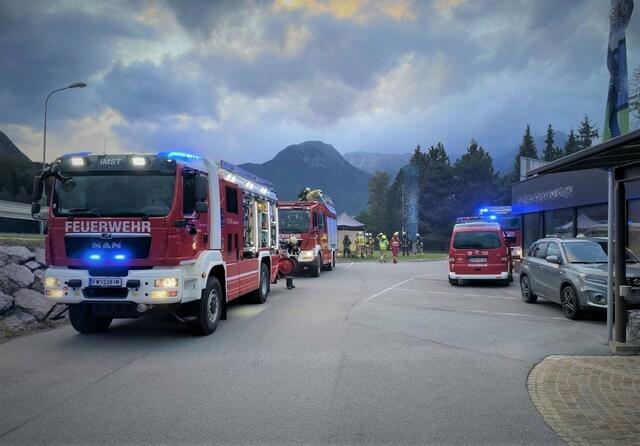Hauptschauplatz der Abschnittsübung war eine Firma bei der Bundesstraße bei Karres – nach einer angenommenen Explosion. | Foto: Roland Thurner