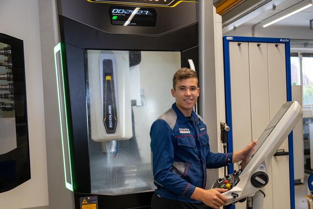 Rene Gegenhuber erlernt den Beruf des Werkzeugbautechnikers beim Werkzeugbauer Haidlmair in Nußbach. | Foto: Foto: Haidlmair