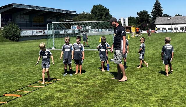 55 Kinder waren mit Begeisterung beim ersten Fußball-Sommercamp des UFC Attergau in St. Georgen dabei. | Foto: UFC Attergau