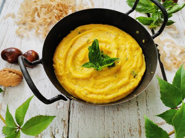 Kürbissauce mit Kokosmilch und Nudeln | Foto: Katrin Ebetshuber