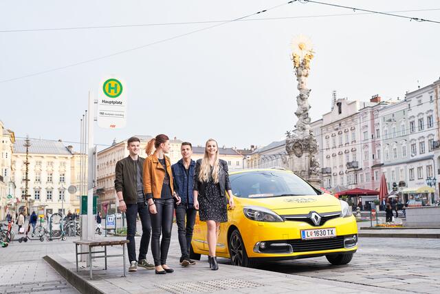 Das Anruf-Sammel-Taxi (AST) hat in den 35 Jahren seines Bestehens einen Kult-Status erreicht. | Foto: Linz AG