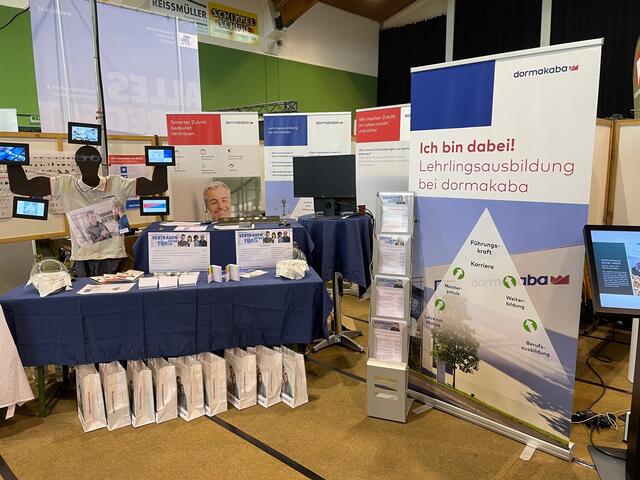 Die dormakaba aus dem Bezirk Horn bildet Lehrlinge unter anderem zum Mechatroniker, Werkzeugbautechniker oder Industriekaufmann aus. Lehrlinge können auf Wunsch die Matura während der Arbeitszeit parallel absolvieren. | Foto: cf