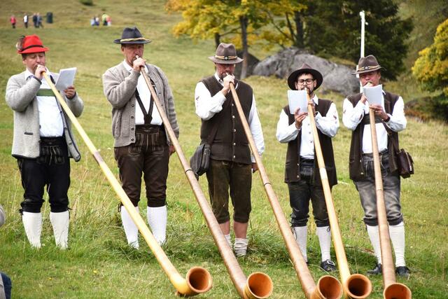 Es hätten urige Klänge werden sollen, verbunden mit Wandern und Kulinarik. Wegen der Wettervorhersage für Sonntag wird das Adlerfest in Hoch-Imst nun aber abgeblasen. | Foto:  Imster Bergbahnen