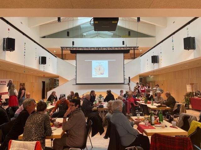 Zahlreiche Bürgerinnen und Bürger folgten der Einladung und informierten sich über das Angebot der regionalen Gesundheitsdienstleister. | Foto: Martha Fuchs