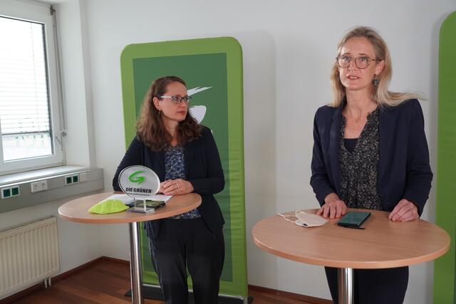 Martina Berthold und Kimbie Humer-Vogl | Foto: Julia Hettegger