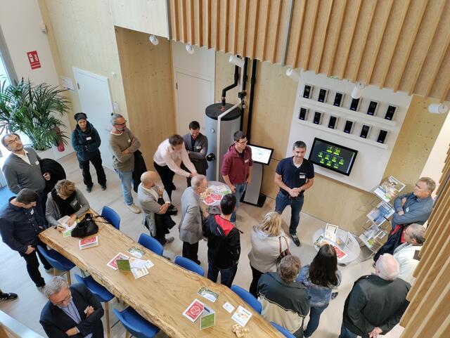 Der Stammtisch Nachhaltige Zukunftsregion Steyr startet mit einer spannenden Führung durch das Betriebsgebäude von my-PV. 
 | Foto: TIC Steyr I Katharina Hofbauer