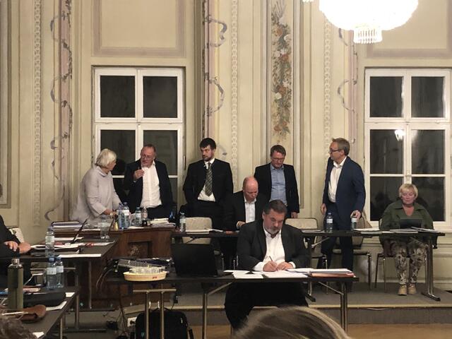 Sitzungsunterbrechung im Vöslauer STadtparlament | Foto: Stockmann