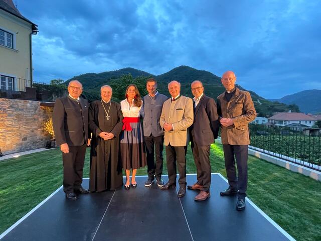 2. Landtagspräs. Karl Moser, Prälat Maximilian Fürnsinn, Maria-Louise Pieler und Franz-Josef Gritsch, Alt-LH Erwin Pröll, Bgm. Andreas Nunzer und Dompfarrer Toni Faber | Foto: Necker