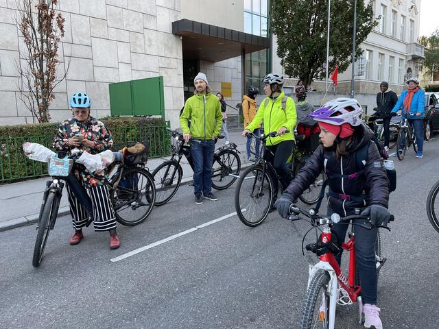 Zweite Station: Volksschule Steinlechnergasse. | Foto: Kautzky