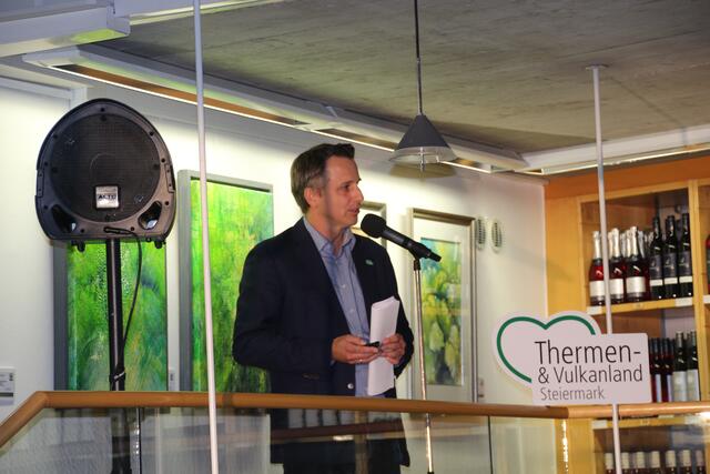 Mag. Thomas Gußmagg erzählte über die vielen Schätze des Tourismus im Thermen- und Vulkanland | Foto: RegionalMedien