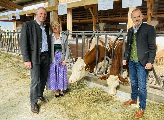 Hansjörg und Claudia Landmann, Josef Hechenberger. | Foto: Kogler