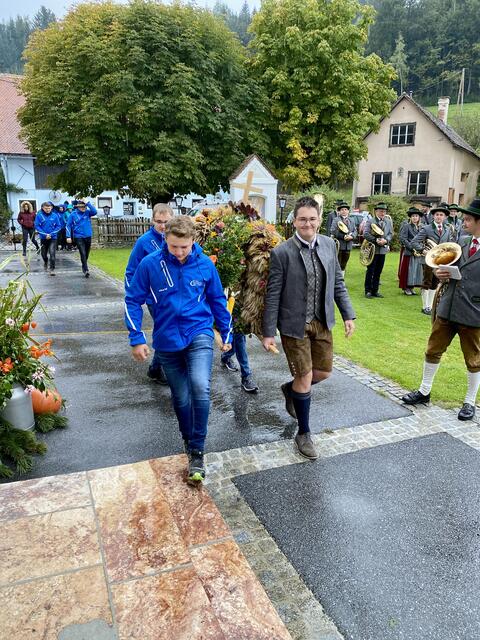 Trotz des feuchtkalten Wetters fröhliche Gesichter bei der Landjugend