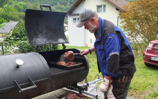 Grillmeister und Heizer Robert "FÜZ" Schlitz