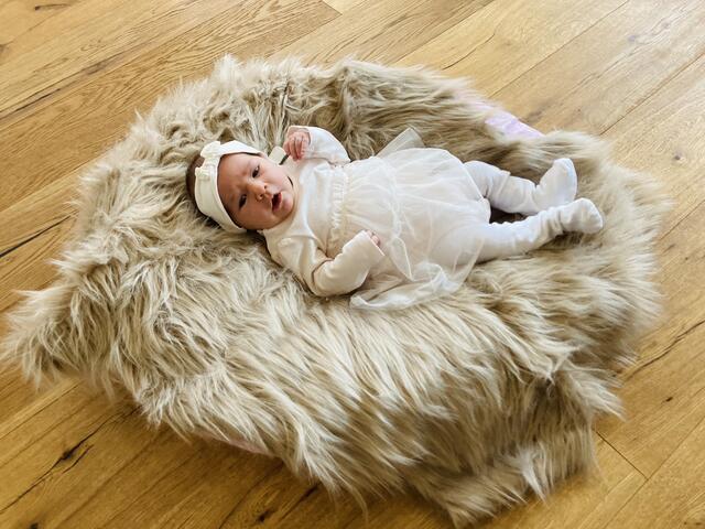 Sophia Susanne
Geburt: 5. Juni 2022
52 cm, 3.510 g
Michelle Kaufmann und Matthias Hödl aus Schwarzautal | Foto: Privat