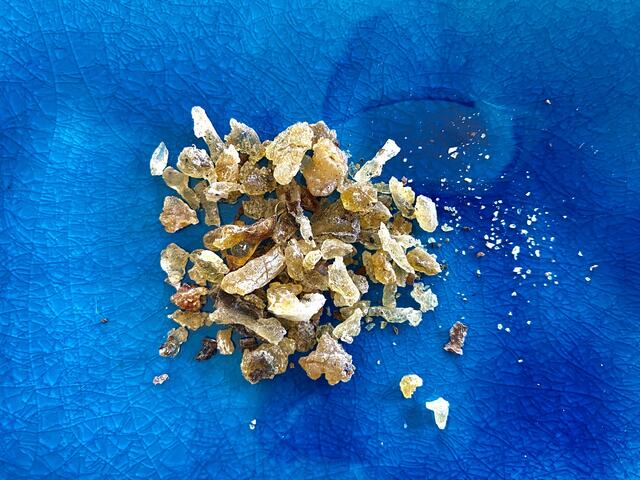 Weihrauch aus heimischen Harz. | Foto: Dorothea Neumayr