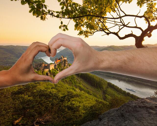 Singletreff „Romeo sucht Julia“ am 29. Oktober: Im romantischen Ambiente der Burgruine Aggstein können Singles ab 30 Jahren ihre große Liebe suchen und finden.  | Foto: Adobe Stock