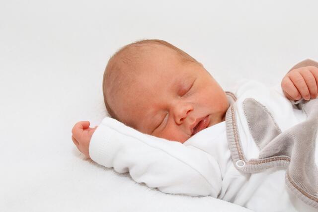 Felix
Geburt: 28. Juni 2022
50 cm, 3.180 g
Carina Lindner und Philipp Stieglbauer aus Großklein | Foto: Baby Smile