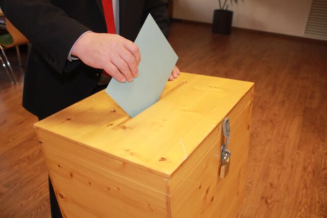 Wo haben alle fünf Mitglieder einer Liste den gleichen Nachnamen, wo sind mehr als die Hälfte der Kandidaten Pensionisten? | Foto: Günther Reichel