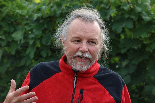 Dr. Thomas Einwögerer ...