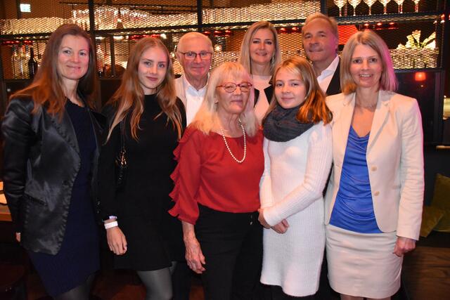 Auch die Familie von Claudia Marth war bei der Gala in der L'Osteria mit dabei. | Foto: Michael Strini