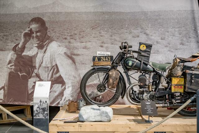 Nach zahlreichen Expeditionen findet das Motorrad von Max Reisch in Gurgl eine neue Heimat. | Foto: Ötztal Tourismus / Markus Geisler