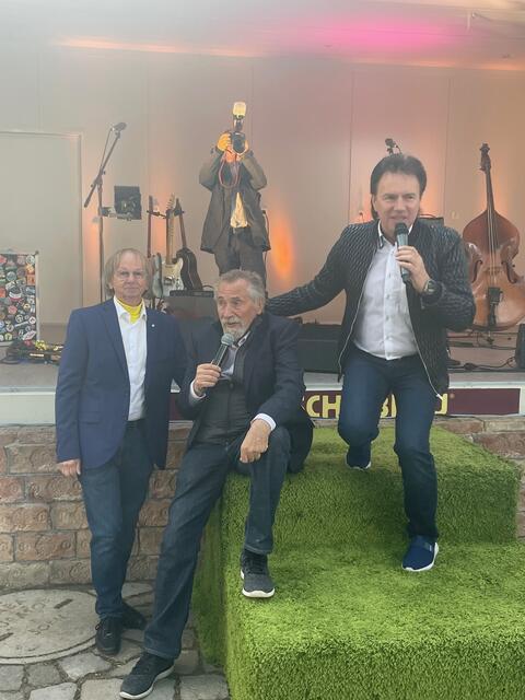 Eine gemeinsame Gesangseinlage: Ernst Hrabalek, Peter Rapp und Kurt Elsasser (vl). | Foto: Mario Popp