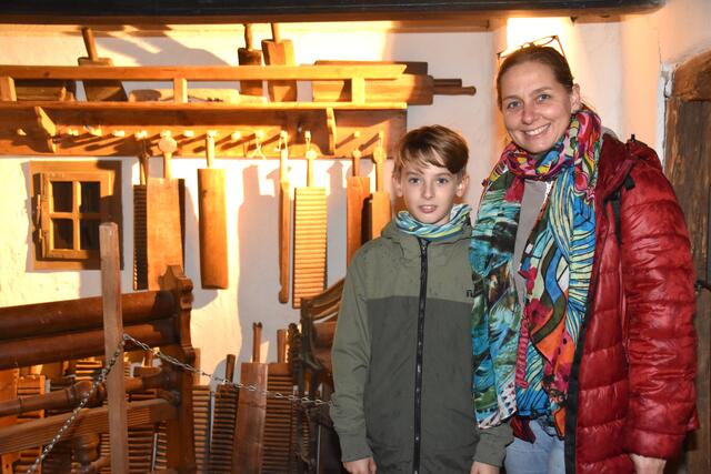 Theo und Barbara Mozina aus Wien besuchten das Freilichtmuseum Gerersdorf. | Foto: Martin Wurglits