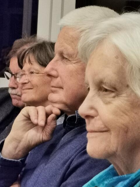 Unter den Besuchern (links): Familie Schabler - Betreiber der 24-Stunden Lesung in Kumberg | Foto: Hermine Arnold
