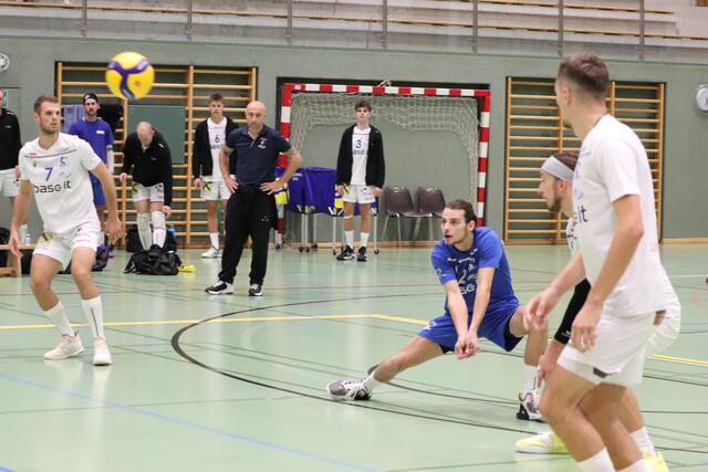 gelungene Ballannahme nach dem Service durch den Libero | Foto: Herbert Stocker