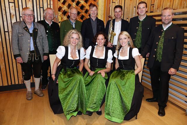 Alle mitwirkenden Musikanten und Sänger. | Foto: erwin-s
