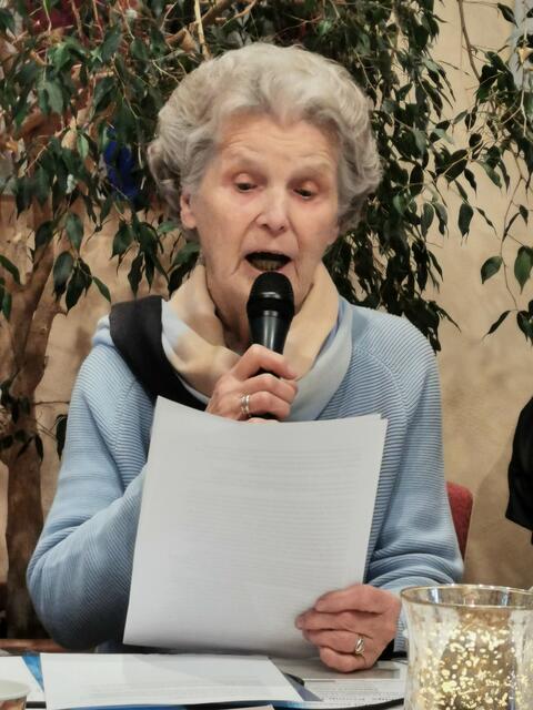 Die älteste Schreiberin, die 90-jährige Margaretha Pfleger, erzählte über Flucht und Kriegsjahre, über "Re-Use" und Spar-Maßnahmen - Themen, die heute wieder traurige Aktualität erlangen. | Foto: Hermine Arnold