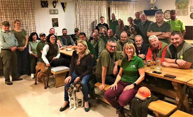 Jagdhundeführerinnen und Jagdhundeführer beim Schützenverein-Mistelbach
Foto @ Schützenverein-Mistelbach | Foto: Schützenverein-Mistelbach