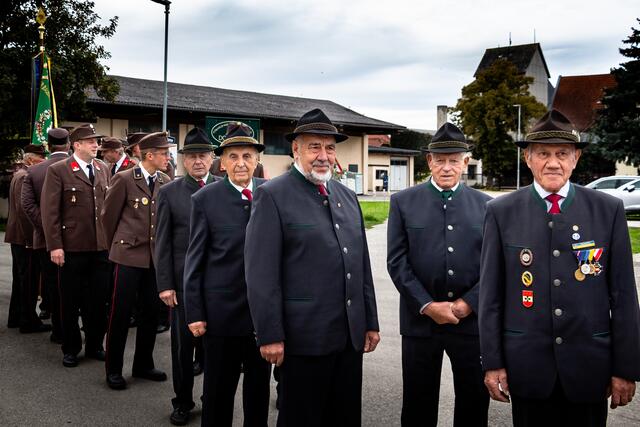 Freiwillige Feuerwehr Rust und ÖKB Michelhausen begleitet den Festzug | Foto: Christian Nowotny