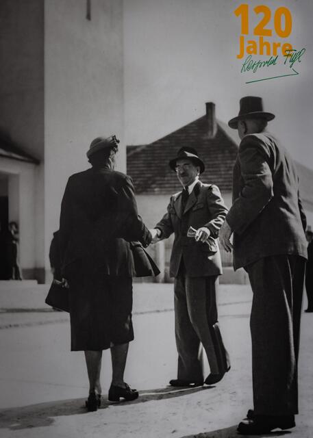 Leopold Figl vor der Kirche in Rust | Foto: Christian Nowotny