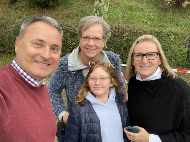 Bürgermeister Michael Cech, Vizebürgermeisterin Manuela Dundler-Strasser, GGR. Ingrid Schreiner und Tochter Sophie sorgten auch für Getränke | Foto: Marktgemeinde Gablitz