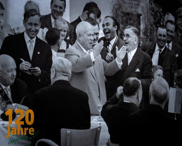Kukuruzwette  1960 zwischen dem österreichischen Nationalratspräsidenten Leopold Figl und dem sowjetischen Regierungschef Nikita Chruschtschow  | Foto: Christian Nowotny