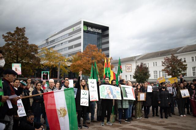 Demonstration gegen die fundamentalistische Unterdrückung von Frauen im Iran. | Foto: Lisa-Maria Thalmayr